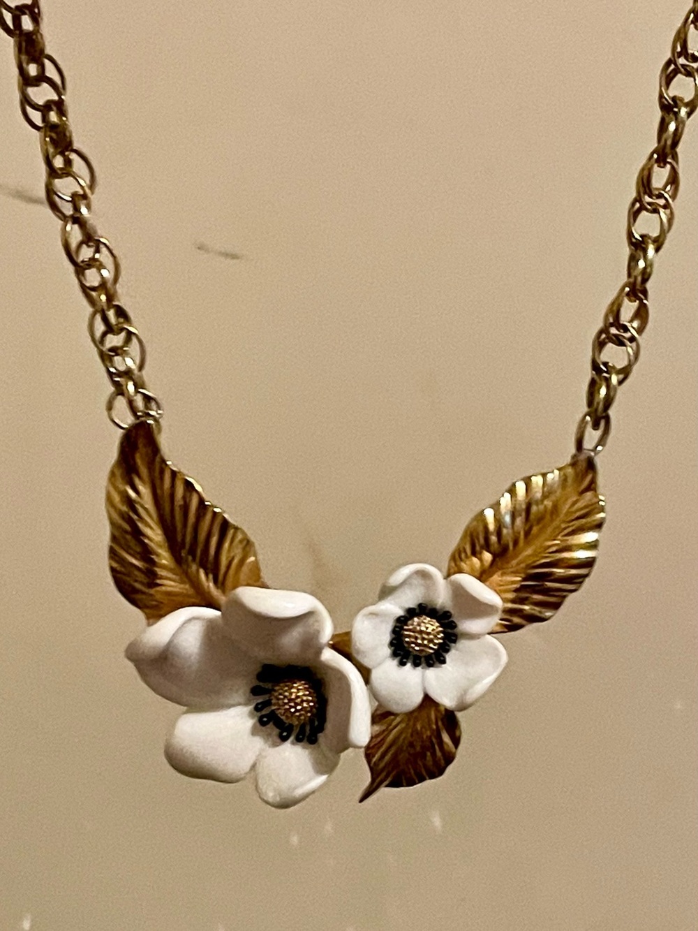 Louis Feraud Gold and White Floral Leaf Necklace - Picture 4 of 6